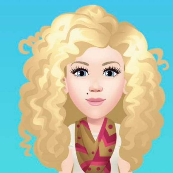 Profile Picture of Anna Eidemiller (@aeidemiller) on Poshmark