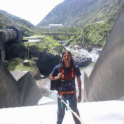 Profile Picture of Adrian Castelo (@ronnycas19) on Twitter