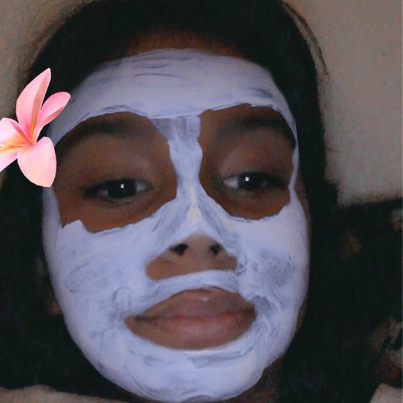 Profile Picture of Annajean Alcozer (@annaalcozer10) on Poshmark