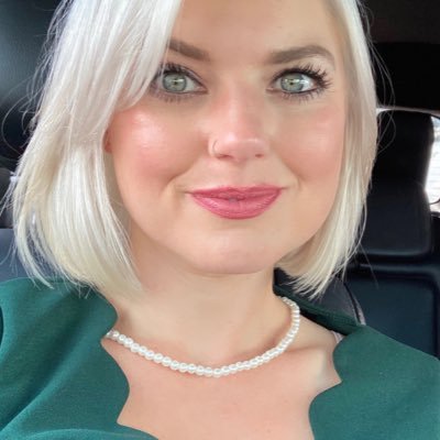 Profile Picture of K℮ℓℓy Scott (@KellyBelleScott) on Twitter