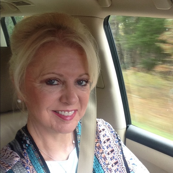 Profile Picture of Debbye Prator (@debbyep) on Poshmark