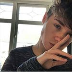 Profile Picture of joshy ಠ_ಠ (@scherbentaenzer_) on Instagram