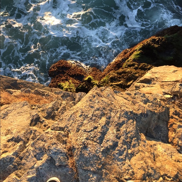 Profile Picture of Amanda Phaneuf (@amandaphaneuf) on Poshmark