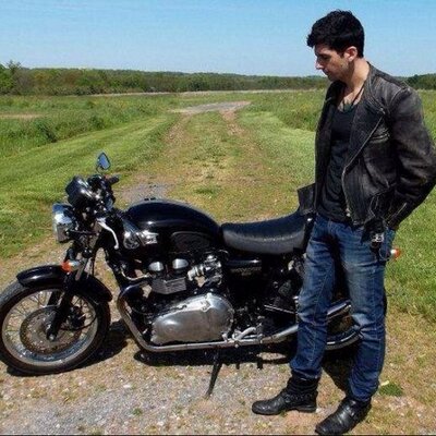 Profile Picture of Reza (John) Jafari (@RezaaJon) on Twitter