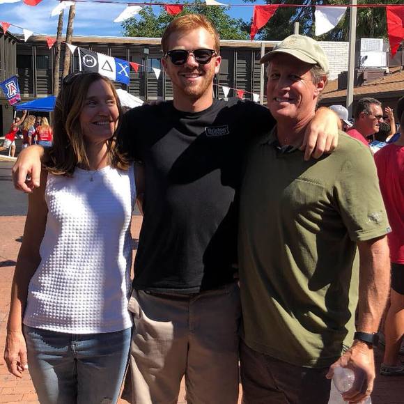 Profile Picture of Austin Moe (@austin_moe9) on Poshmark