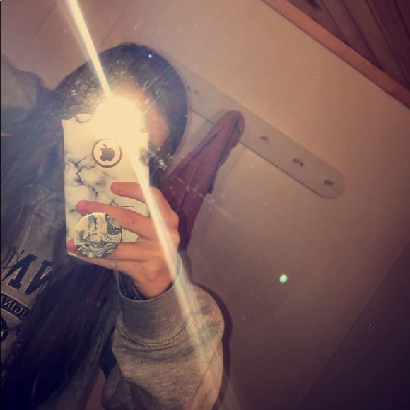 Profile Picture of Emily Alvarez (@emilyalv22) on Poshmark