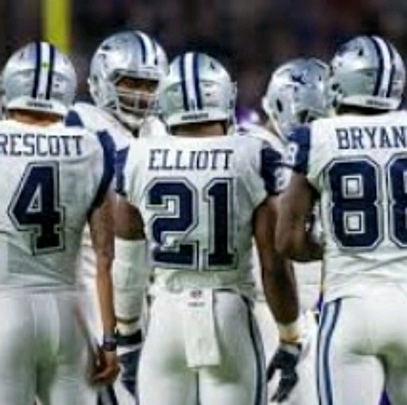 Profile Picture of Eric Robledo (@erirobledo) on Poshmark