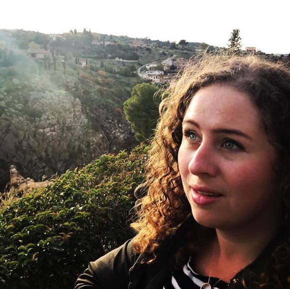 Profile Picture of Eileen Bartolozzi (@ecbartolozzi) on Poshmark