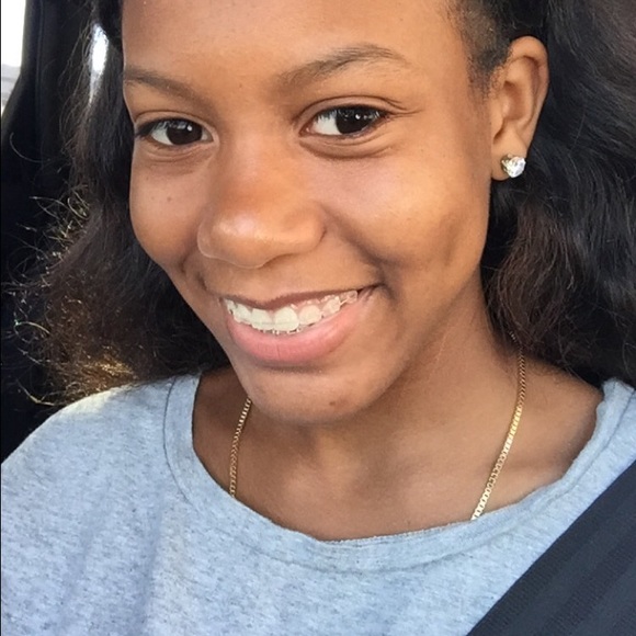 Profile Picture of Nigeria Mojeed (@nigeria902) on Poshmark