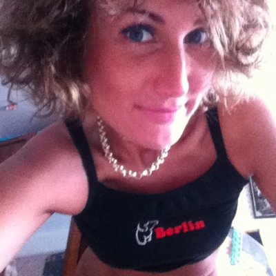 Profile Picture of Stacie Richards (@staciemeow) on Twitter