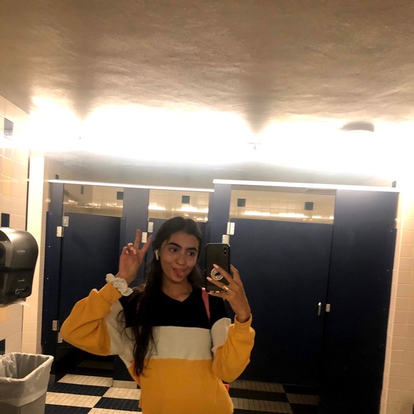 Profile Picture of Gaby Jimenez (@gabyjimenez827) on Poshmark