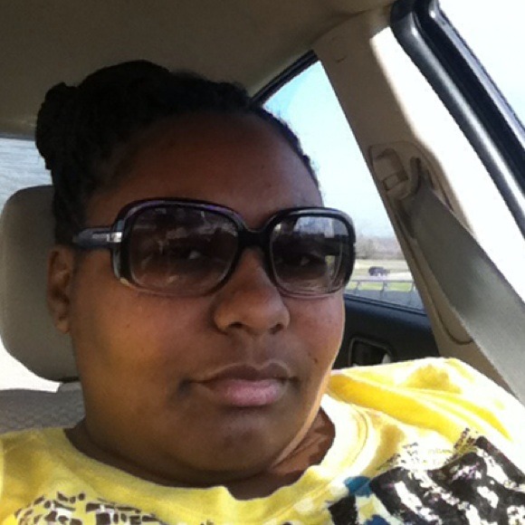 Profile Picture of Erica Hebert (@ericah1) on Poshmark