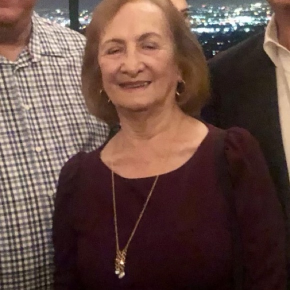 Profile Picture of Grace Quihuiz (@rquihuiz57) on Poshmark