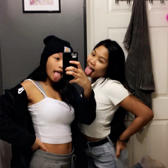 Profile Picture of Sophia Keovongxay (@sophiakeovongx) on Poshmark