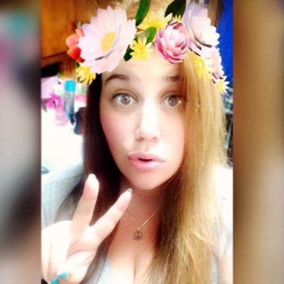 Profile Picture of Destiny Curl (@Dcurl27) on Twitter