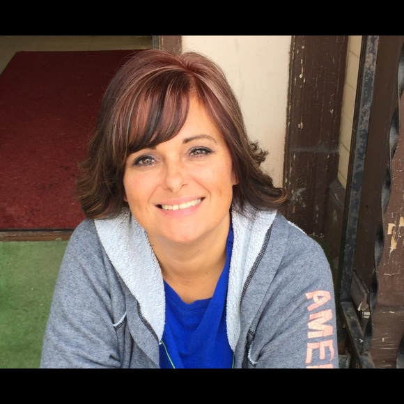 Profile Picture of Sharon Haney (@scorpio72) on Poshmark