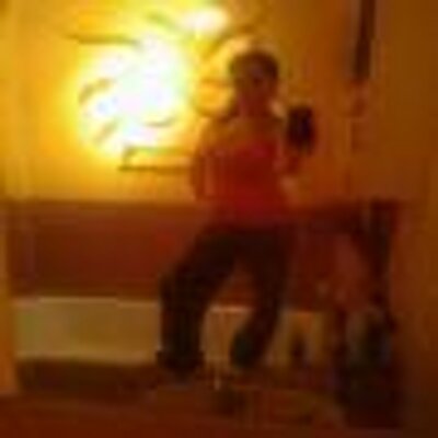 Profile Picture of Mona Dyer (@monadyer) on Twitter