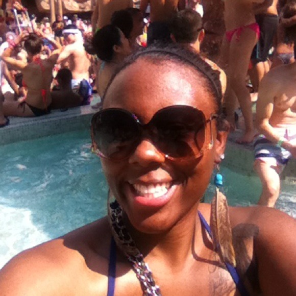 Profile Picture of Alex Hubbard (@noelle21) on Poshmark