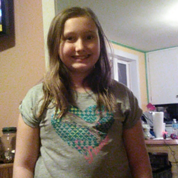 Profile Picture of Sarah Feyler (@sarahf11) on Poshmark