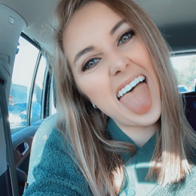 Profile Picture of Alex Golden (@blonndiiee) on Twitter