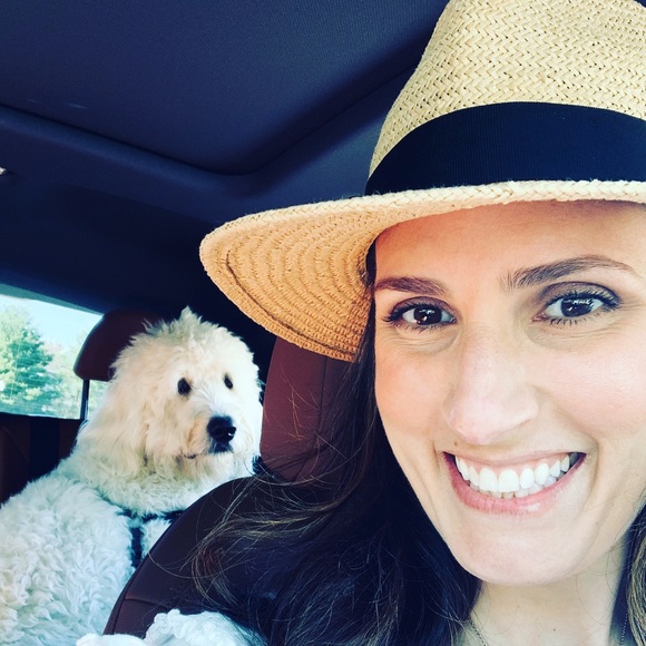 Profile Picture of Joanna Elia (@jelia3182) on Poshmark