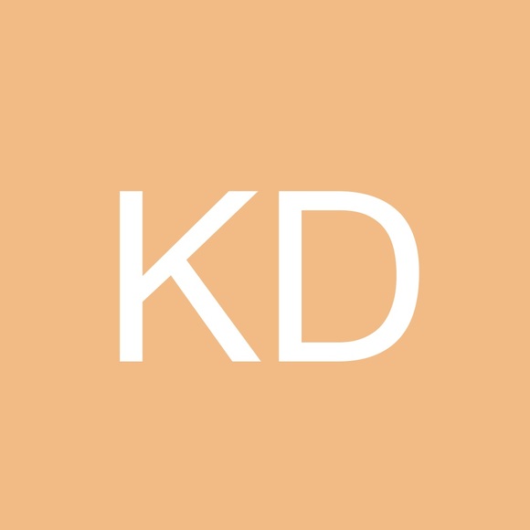 Profile Picture of Kyleen Dugan (@nursenoggin) on Poshmark