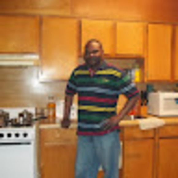 Michael Mattress - Poshmark Profile Picture of Michael Mattress (@michaelmattress) on Poshmark