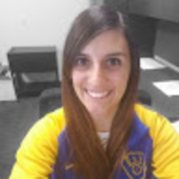 Profile Picture of Emily Mashak (@emily_mashak) on Poshmark