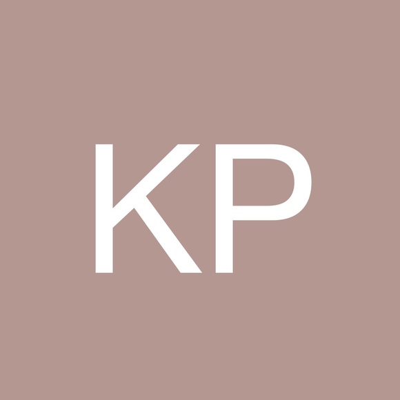 Profile Picture of Kari Postlewait (@karipostlewait) on Poshmark