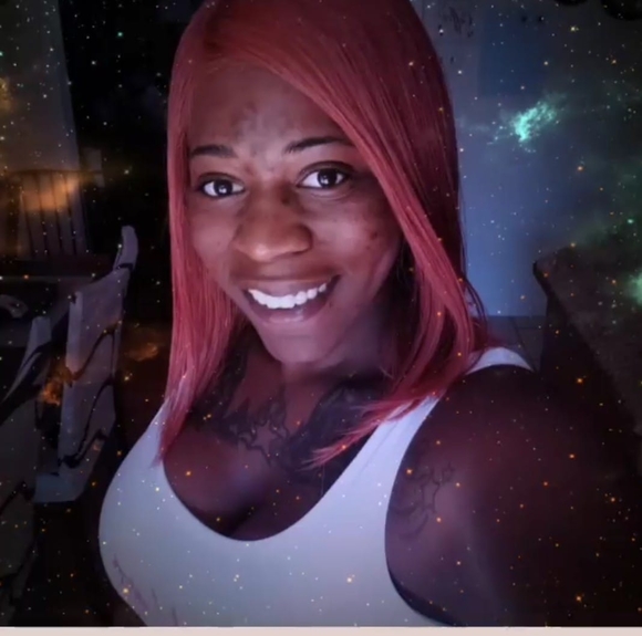 Profile Picture of Deeder Bean (@deederbean) on Poshmark