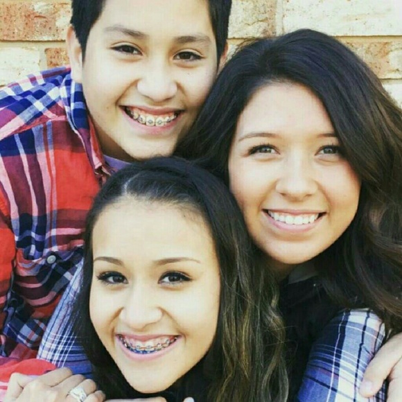 Profile Picture of Shawnee Martinez (@shmartinez1976) on Poshmark