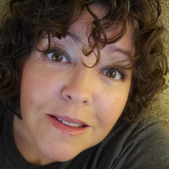 Profile Picture of Sandra Cusack (@scusieme) on Poshmark