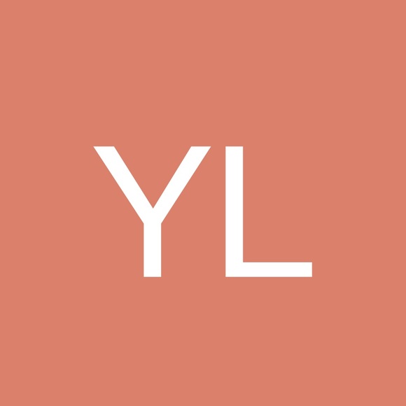 Profile Picture of Y Luttropp (@ylvel) on Poshmark