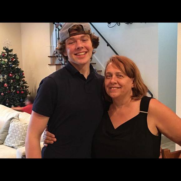 Profile Picture of Robert Murray (@robertmurray669) on Poshmark