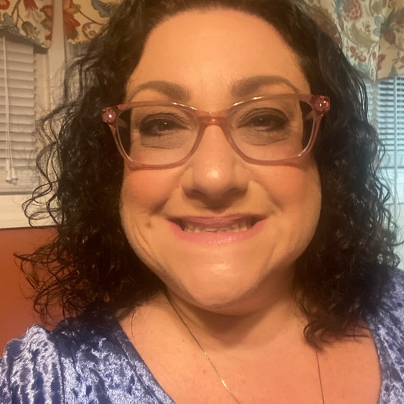 Profile Picture of Denise Shulenski (@mammashu) on Poshmark