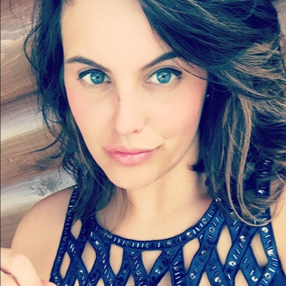 Profile Picture of Ashley Bope (@ashleymae42) on Poshmark