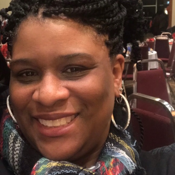Profile Picture of Cassandra Fuqua (@sandi417) on Poshmark