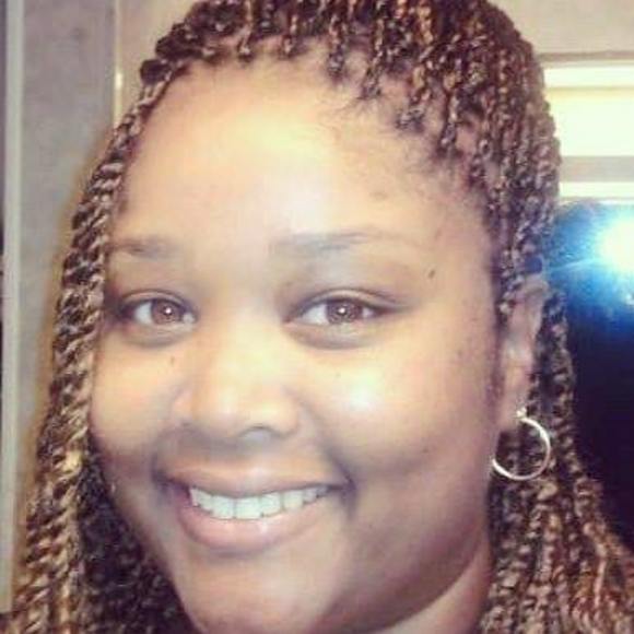 Profile Picture of Crystal Walker (@clwalker1527) on Poshmark