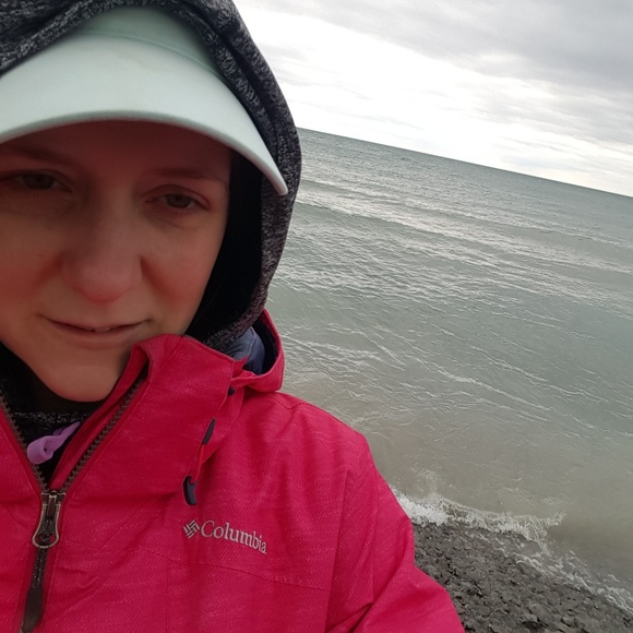 Profile Picture of Amy Richard (@amyrichard212) on Poshmark