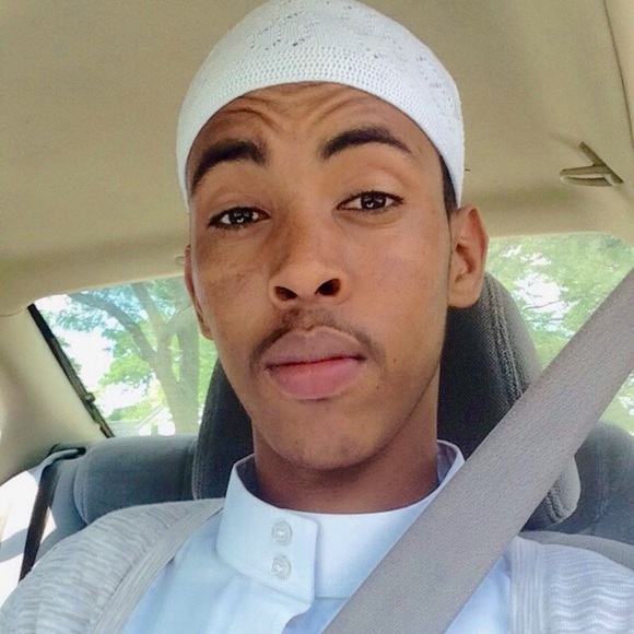 Profile Picture of Ahmed Ahmed (@ahmed0522) on Poshmark