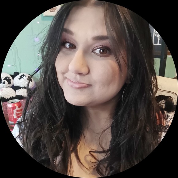 Profile Picture of Renee Furlow (@rfurlowofficial) on Poshmark