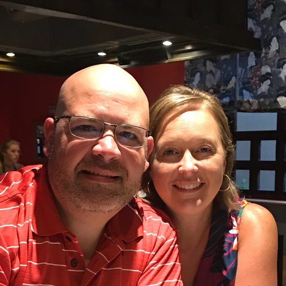 Profile Picture of Dayna Gouwens (@dgouwens) on Poshmark