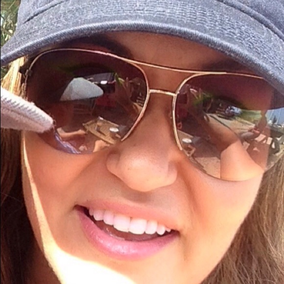 Profile Picture of Johanna Pampillonia (@jojopampillonia) on Poshmark