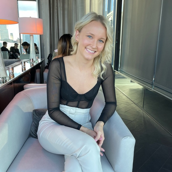 Profile Picture of Josie Foster (@josephineeexo) on Poshmark