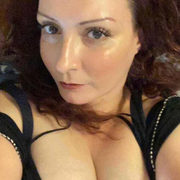 Profile Picture of Trisha Tyler (@roman0676) on Poshmark