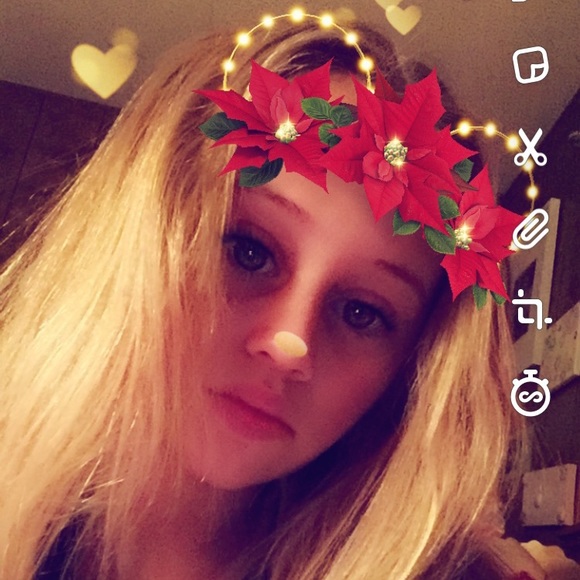 Profile Picture of Ella Gimbert (@ella_gimbert) on Poshmark
