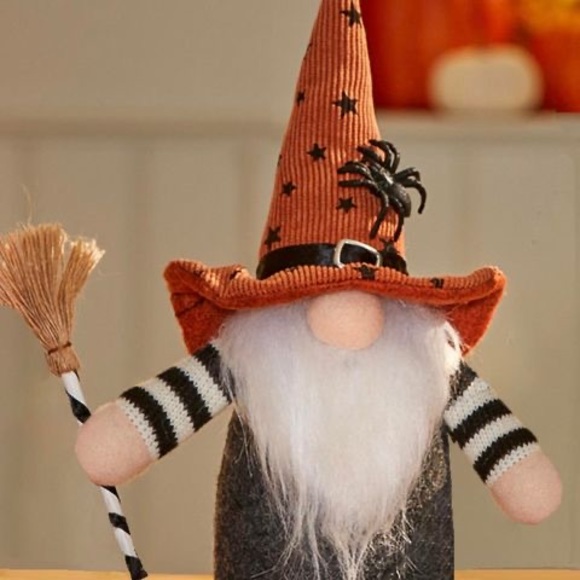 Profile Picture of Lisa Arrasmith-armstrong (@lmreuszer) on Poshmark