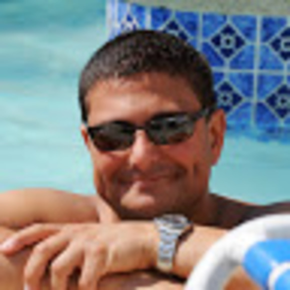 Profile Picture of David Vicente (@dcvicente) on Poshmark