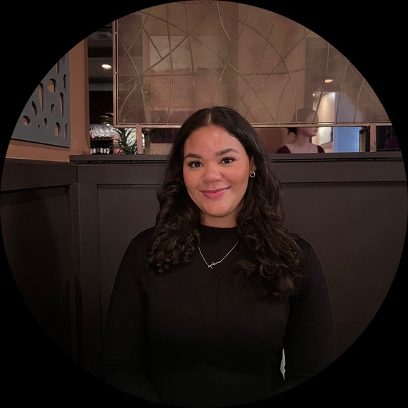 Kyra Ganswith - Poshmark Profile Picture of Kyra Ganswith (@kyraganswith) on Poshmark