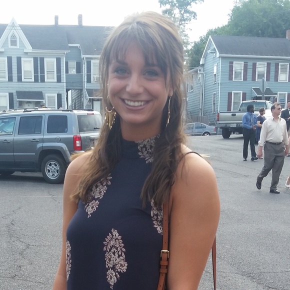 Profile Picture of Andrea Mayer (@mayer606) on Poshmark